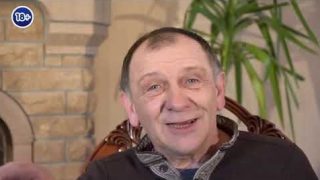 Муж забегает в квартиру и кричит жене… Анекдоты - «Видео приколы»